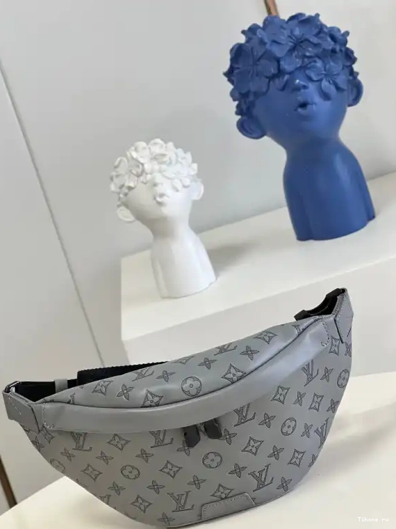 Cheap VUITTON DISCOVERY LOUIS BUMBAG 0627